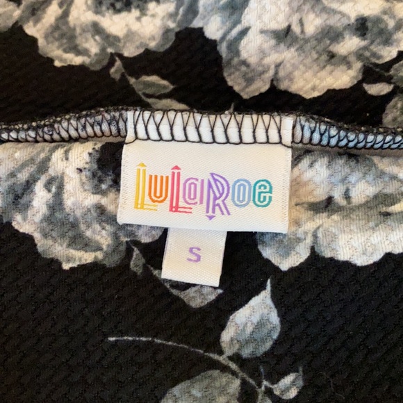 Lularoe S Cassie - Picture 2 of 2